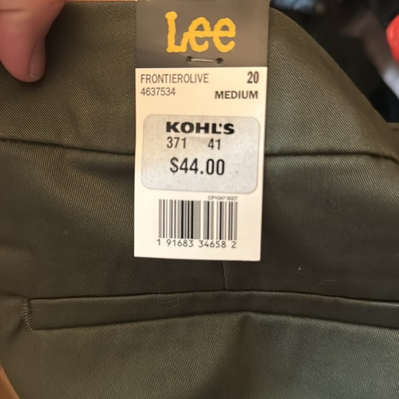 Lee straight leg, relaxed fit, mid-rise chinos in Frontier Olive, NWT - Picture 2 of 8